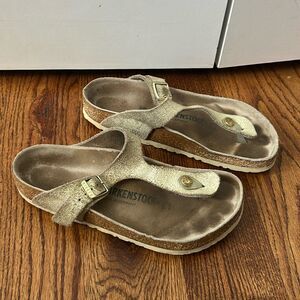 Birkenstock Women Gizeh Metallic Gold Sandals sz 38 7.5 Regular